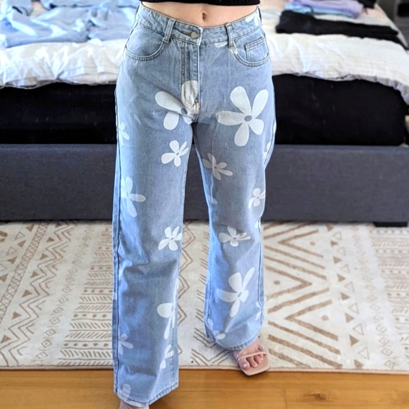 Flower Jeans - Picture 4 of 6